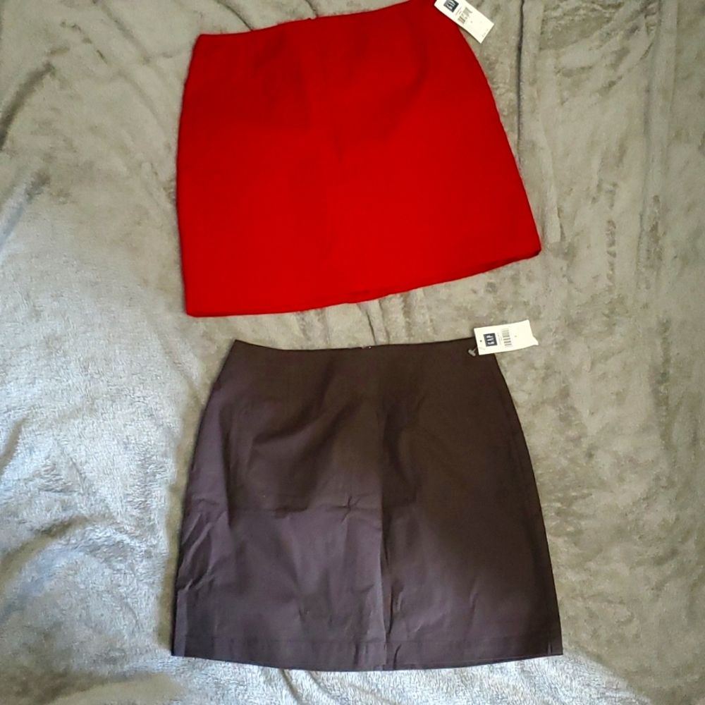 (2) NWT⭐️GAP woman's skirts. Size 1